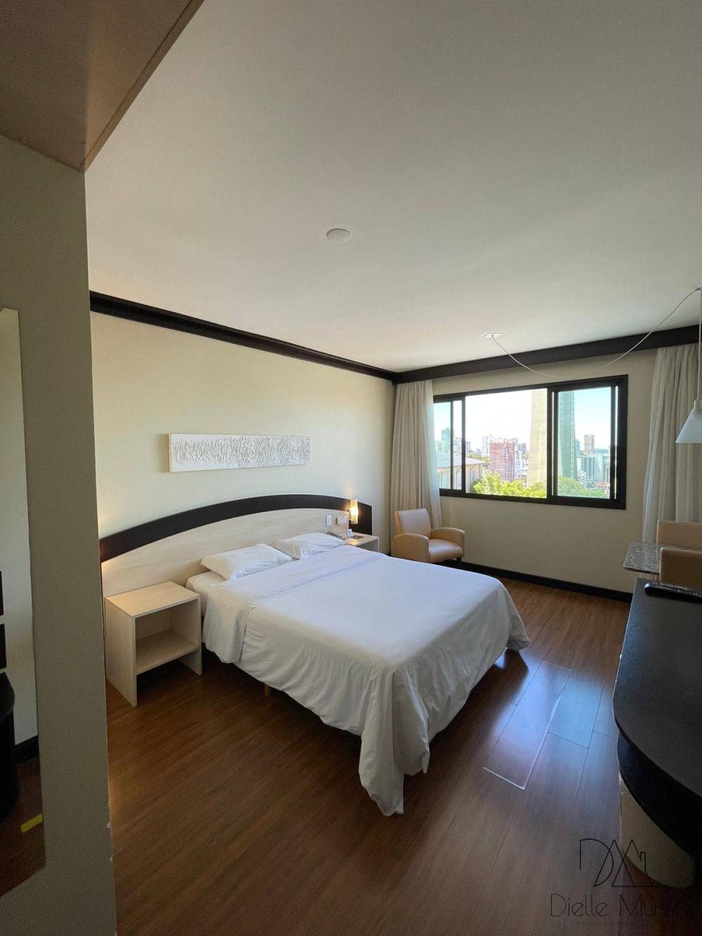 Flat no Centro de Caxias do Sul - Infraestrutura de Hotel - Corretora de Imóveis em Corretora da CAIXA em Caxias do Sul Dielle Chaves Mussoi CRECI 27.102J | 57.170F